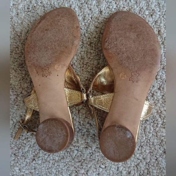 BCBG Max Azria Metallic Gold Tone leather Embellished Thongs size 37.5B - Picture 12 of 12